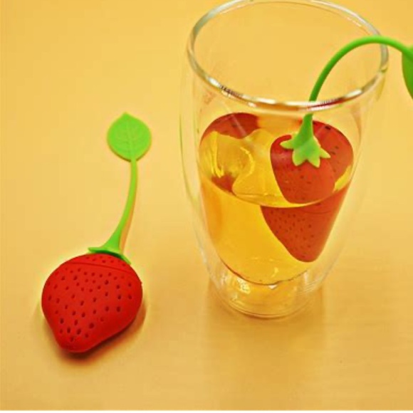 STRAWBERRY SILICONE TEA INFUSER, New In Sealed Package,Tea Infuser With Tray - Picture 2 of 12